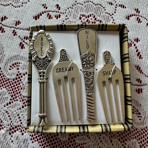 MUDPIE VINTAGE ANTIQUE SILVER CHEESE MARKERS SET 4 - Picture 2 of 3